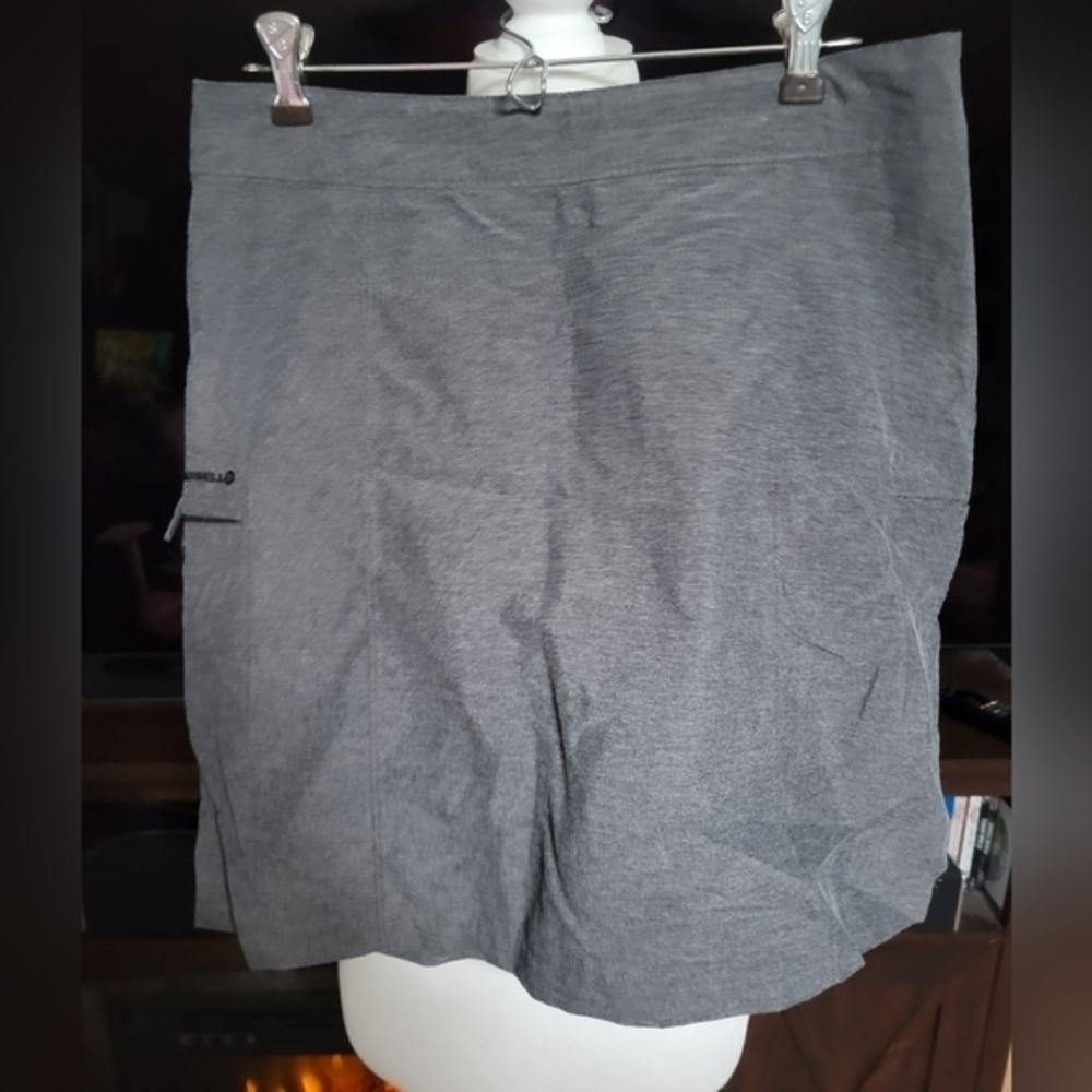 Merrell size 4 ladies sport mini skirt UPF 50 optiwick pockets‎